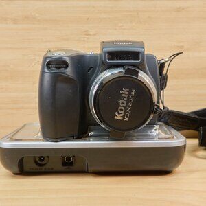 Kodak EasyShare DX6490 4 MP 10x Optical Zoom Digital Camera, with dock station